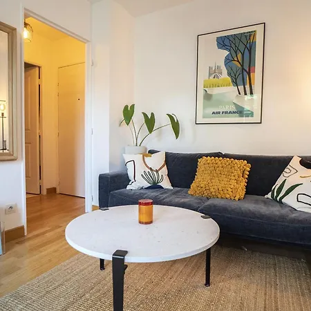 Bright 37m For 2 With Balcony In Paris! * Paris