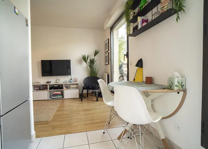 Bright 37m For 2 With Balcony In Paris! Apartamento Paris