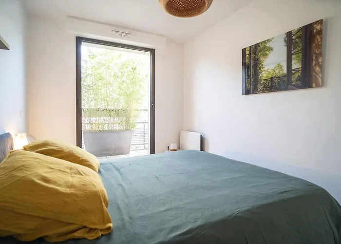 Bright 37m For 2 With Balcony In Paris! * Paris
