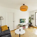 Bright 37m For 2 With Balcony In Paris! *