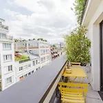 Bright 37m For 2 With Balcony In Paris! *
