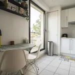 Bright 37m For 2 With Balcony In Paris!