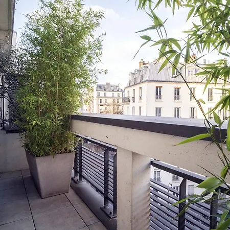 Bright 37m For 2 With Balcony In Paris! * Paryż