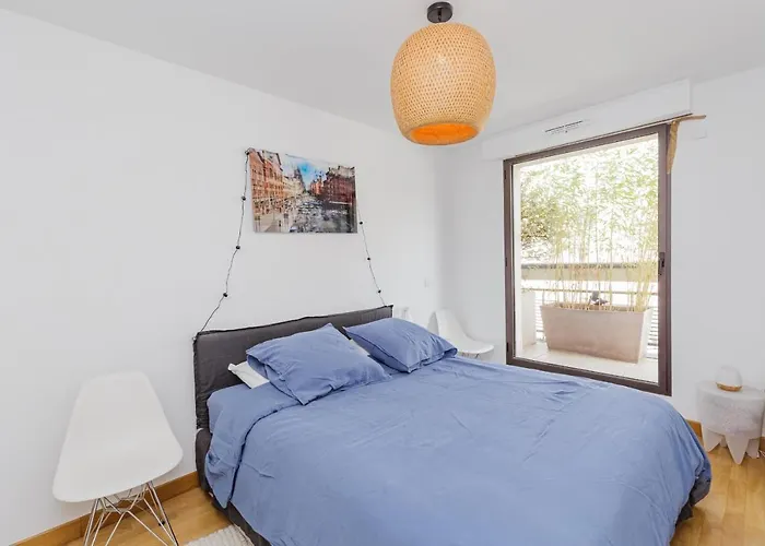 Bright 37m For 2 With Balcony In Paris! * Paryż