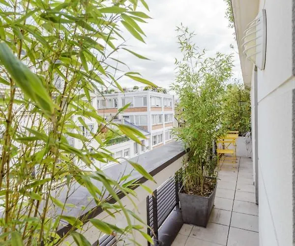 Bright 37m For 2 With Balcony In Paris! Apartament
