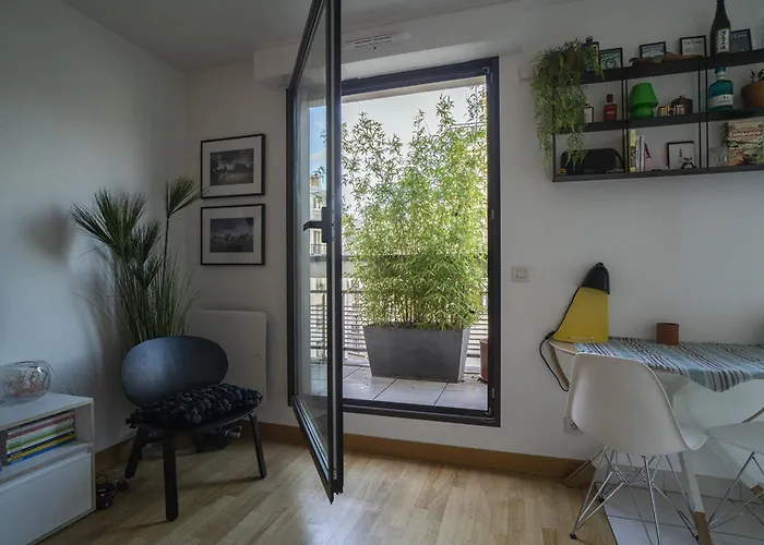 Bright 37m For 2 With Balcony In Paris! Apartament Paryż